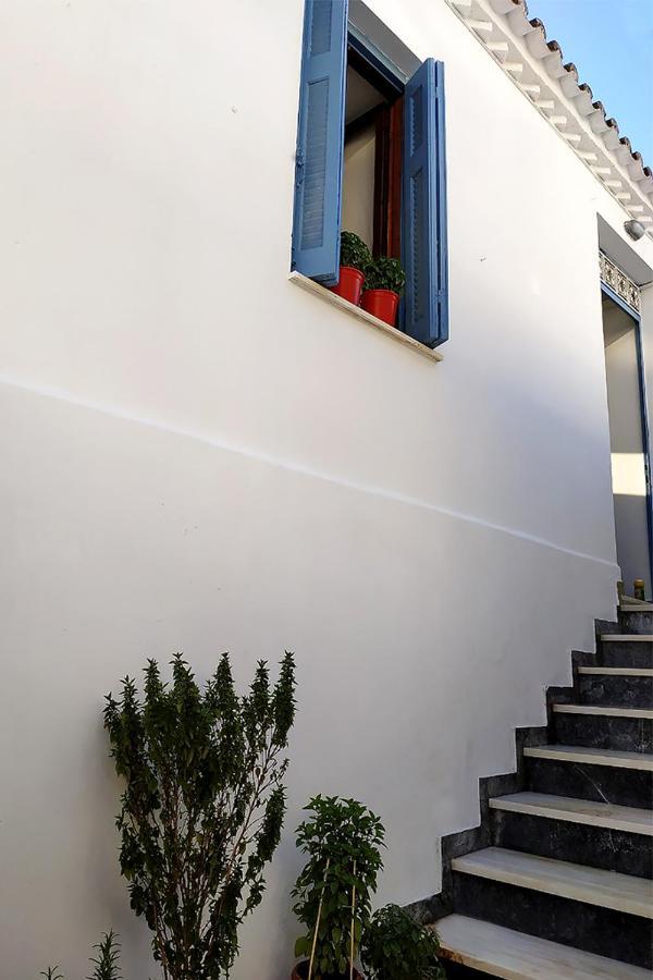 Ariadne,Traditional Apartment In Centre Of Poros Poros Town Luaran gambar